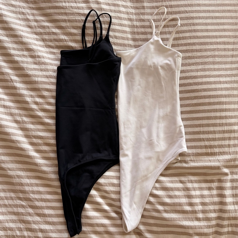 Babaton Set of 2 Bodysuits